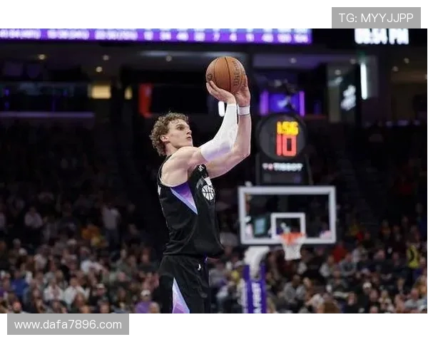 活塞半场领先爵士一分 坎宁安11分13助乔治20分火力全开 活塞半场领先爵士一分 坎宁安11分13助乔治20分火力全开